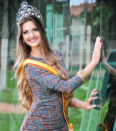 Fernanda Zucolin cumprirá agenda como Miss Brazil Model 2013 no Paraná e Nordeste brasileiro