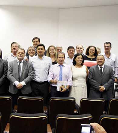 Prefeito Ediney busca recursos junto ao Governo do Estado em São Paulo