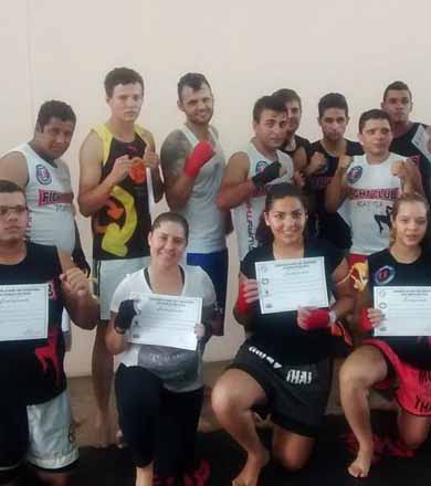Paraguaçuenses participam de exame de graduação de Muay Thai em Assis