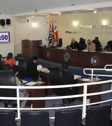 Câmara aprova projetos para limpeza pública, recapeamento e pavimentação das ruas