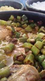 Frango com quiabo mineiro