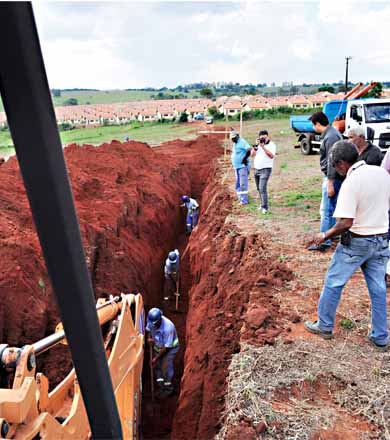 Rua da Vila Marialves recebe infraestrutura e instalação de uma rede de esgoto