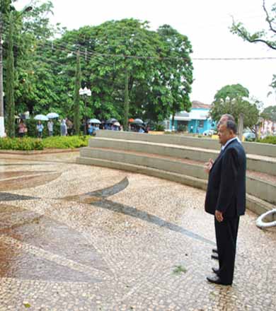 Chuva cancela cerimonial e desfile de aniversário de Paraguaçu Paulista