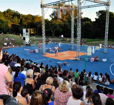 Espetáculo promovido pela FAC reúne grande público no Parque Buracão