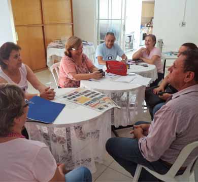 Associação de Combate ao Câncer promove leilão de gado e almoço beneficentes neste domingo