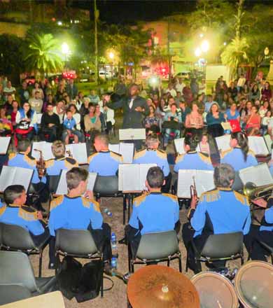 Apresentação da Banda Municipal reúne grande público na Praça da Catedral