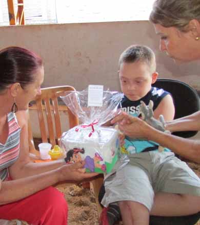 Dia das Mães é comemorado no Centro de Equoterapia de Assis