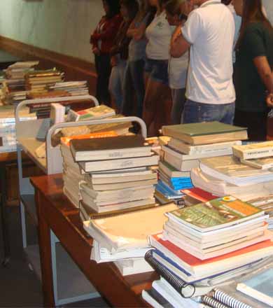 Faculdades Gammon realiza 2ª Feira do Livro Usado
