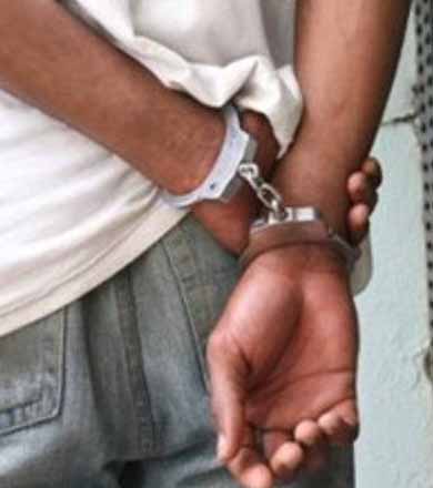 Na Vila Affine, ladrão azarado deixa cair carteira com documentos no local do crime e acaba detido