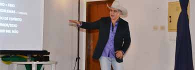 Empresários e funcionários participam de palestra de Elias Matogrosso