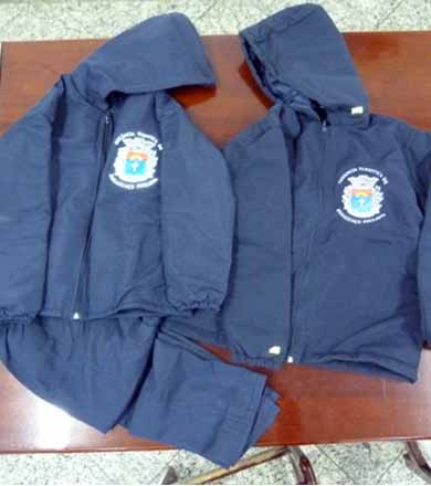 Alunos da rede municipal de educação de Paraguaçu já receberam uniformes de inverno