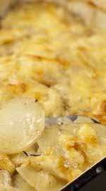 Batatas com molho branco e queijo gratinado