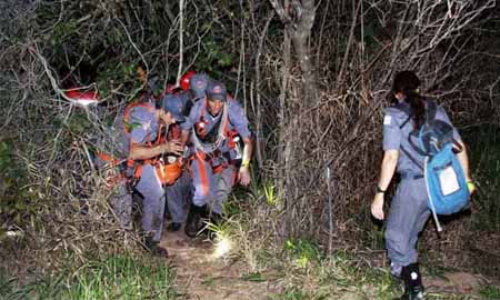 Jovem mariliense cai em penhasco e espera por 10 horas até o resgate