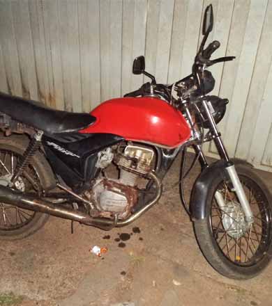 Moto com placa de Mobilete conduzida por menor é apreendida na Vila Nova