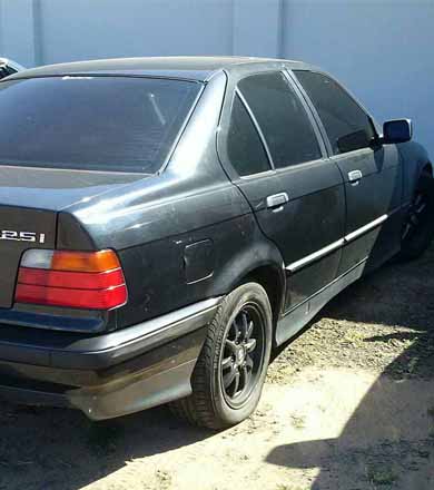 Carro importado e grande quantidade de drogas são apreendidos em casa de traficante