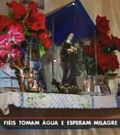 SBT exibe matéria sobre imagem de santa que faria água de copo transbordar em Paraguaçu