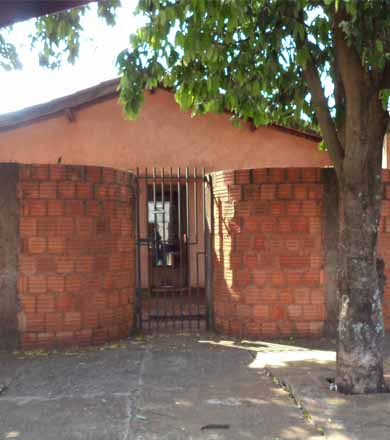 Bandidos levam R$ 13 mil e carro após invadirem casa e renderem moradora na Murilo Macedo