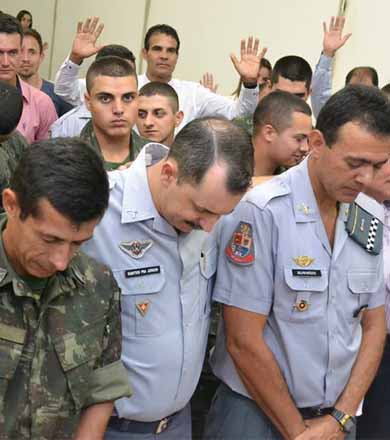 Com oração e homenagens, Dia do Soldado é celebrado na Comunidade da Família
