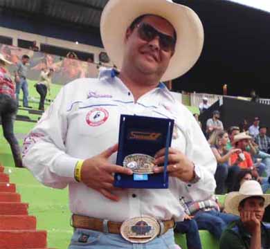 Locutor paraguaçuense, Zé Alexandre, é escolhido para narrar rodeio principal de Barretos
