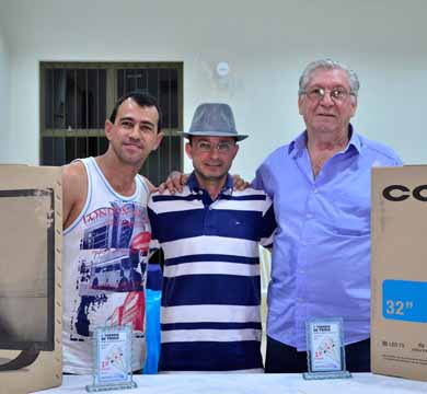Campeonato de truco reúne pais no clube do Sincomerciários