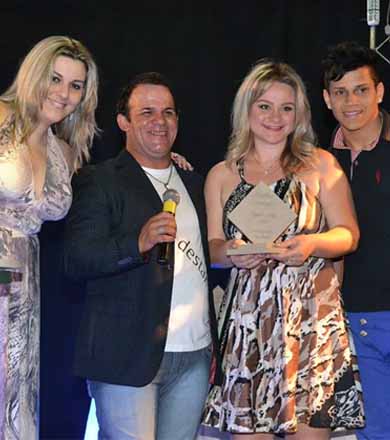 Empresas e profissionais recebem 'Troféu Destak 2014'; confira as fotos