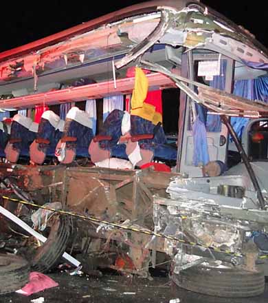 Acidente com ônibus mata 11 pessoas em cidade do interior de SP