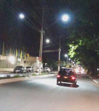 Av. Siqueira Campos em Paraguaçu recebe nova iluminação