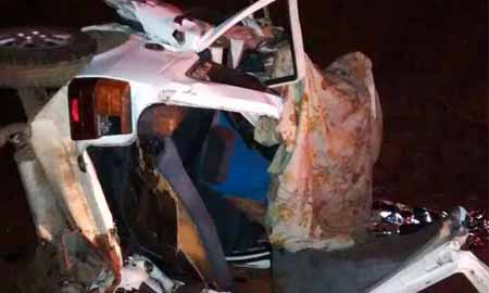 Motorista e criança de 7 anos morrem em colisão frontal em Assis