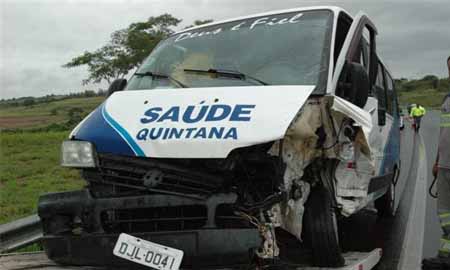 Dez pessoas ficam feridas em acidente envolvendo Van em Quintana