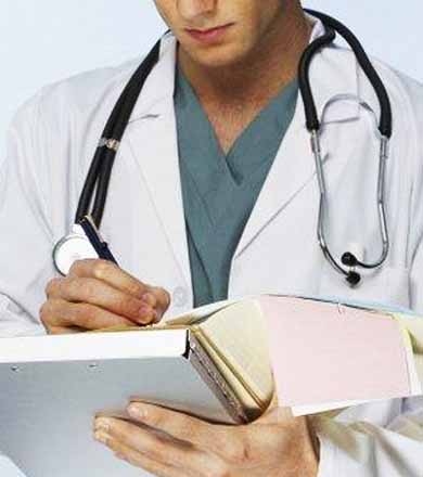 Governo Federal anuncia comissão para auxiliar Assis a receber Curso de Medicina