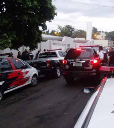 Integrantes de facção criminosa são presos durante operação da Polícia Civil