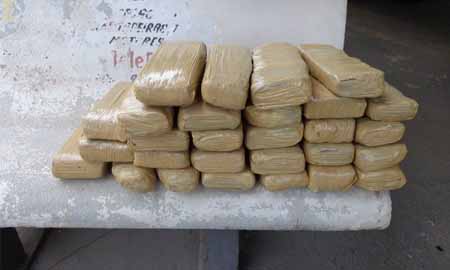 Homem é preso com tabletes de maconha dentro de ônibus em Assis