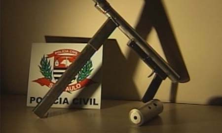 Polícia apreende submetralhadora fabricada de forma caseira em Assis