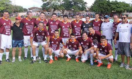 Jogador Índio reúne amigos em jogo beneficente, em Maracaí