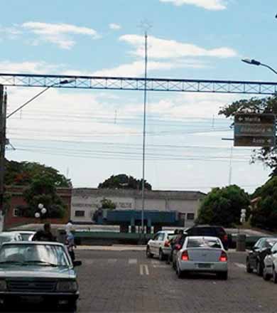 Prefeitura começa a instalar decoração de Natal e prepara uma grande festa para o Reveillon