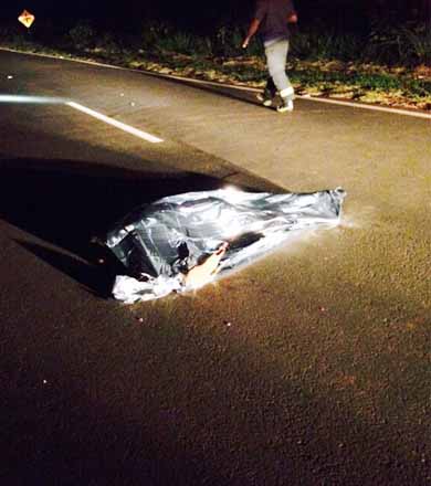 Motociclista é morto após ser atropelado por pick-up em Assis