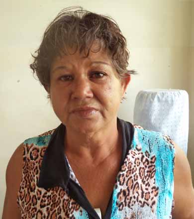 Mulher reclama de péssimas condições de serviço funerário em velório do seu esposo