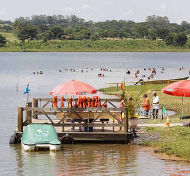 Grande Lago de Paraguaçu atrai visitantes da região e até de outros Estados