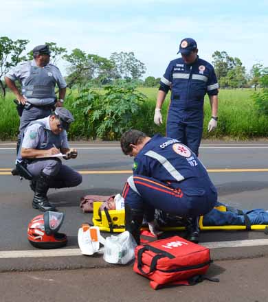 Motociclista tem fratura exposta após acidente na rodovia Paraguaçu/Assis