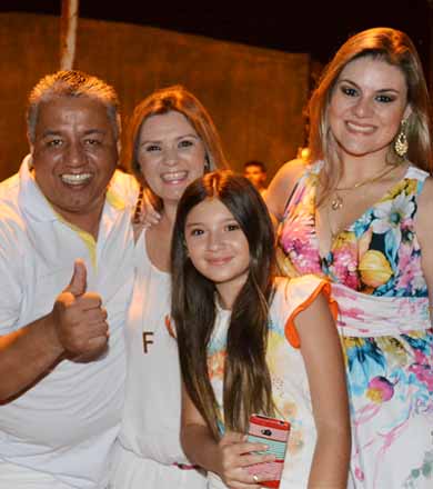 Queima de fogos e outras atrações reúnem dezenas de pessoas na virada em Paraguaçu