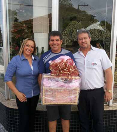ACE entrega premiação do concurso de melhor decoração de Natal