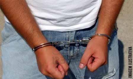 Jovem é agredida com socos e pauladas pelo padrasto em Maracaí