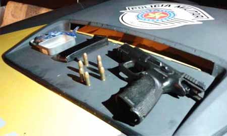 Arma de fabricação israelense é apreendida com adolescente em Assis