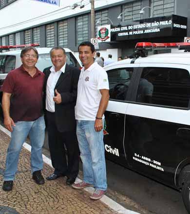 Paraguaçu Paulista recebe duas novas viaturas para Polícia Civil