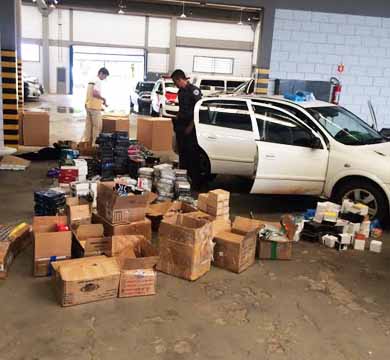 Carro repleto de produtos é encontrado abandonado e escondido em canavial