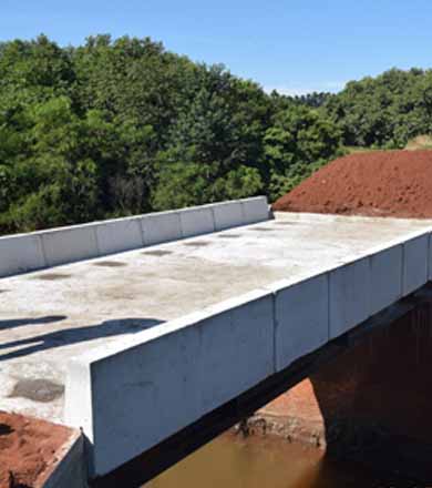 Convênio com o Governo de SP instala nova ponte em importante estrada municipal de Paraguaçu