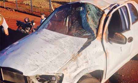 Jovem de Maracaí capota carro que havia acabado de comprar