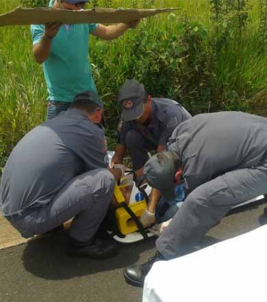 Vácuo de carreta provoca acidente com motociclista em Paraguaçu Paulista