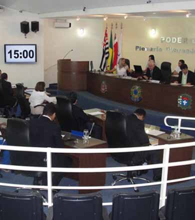 Prefeitura corrige escala para adequação do salário dos professores ao piso nacional