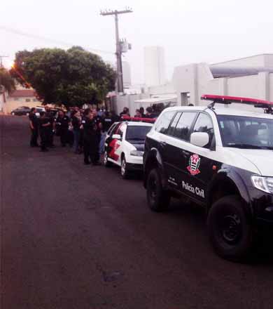Operação da Polícia Civil prende 22 membros acusados por tráfico de drogas em Assis